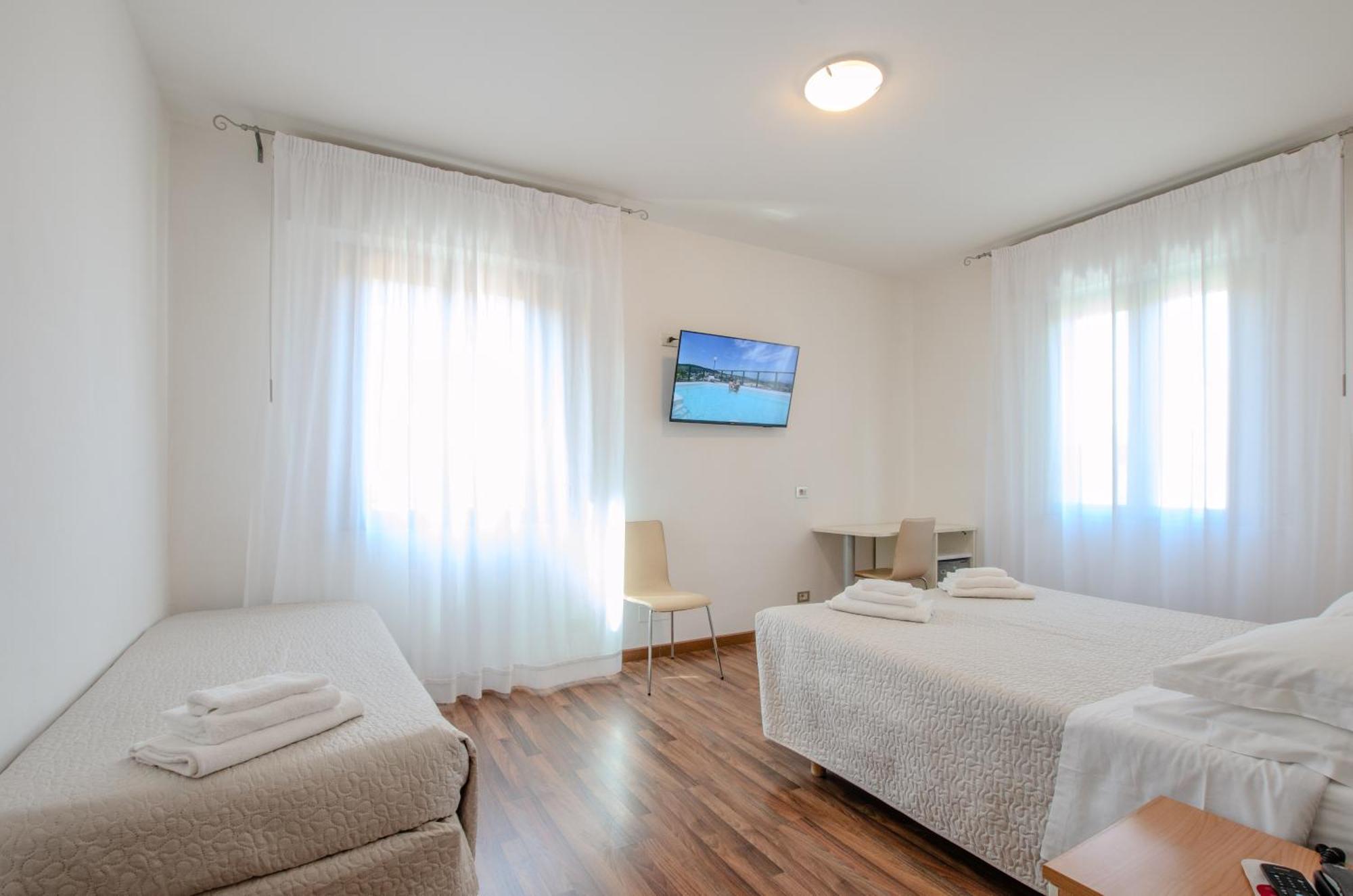 Hotel Del Buono Wellness & Medical Spa Кианчано Терме Екстериор снимка