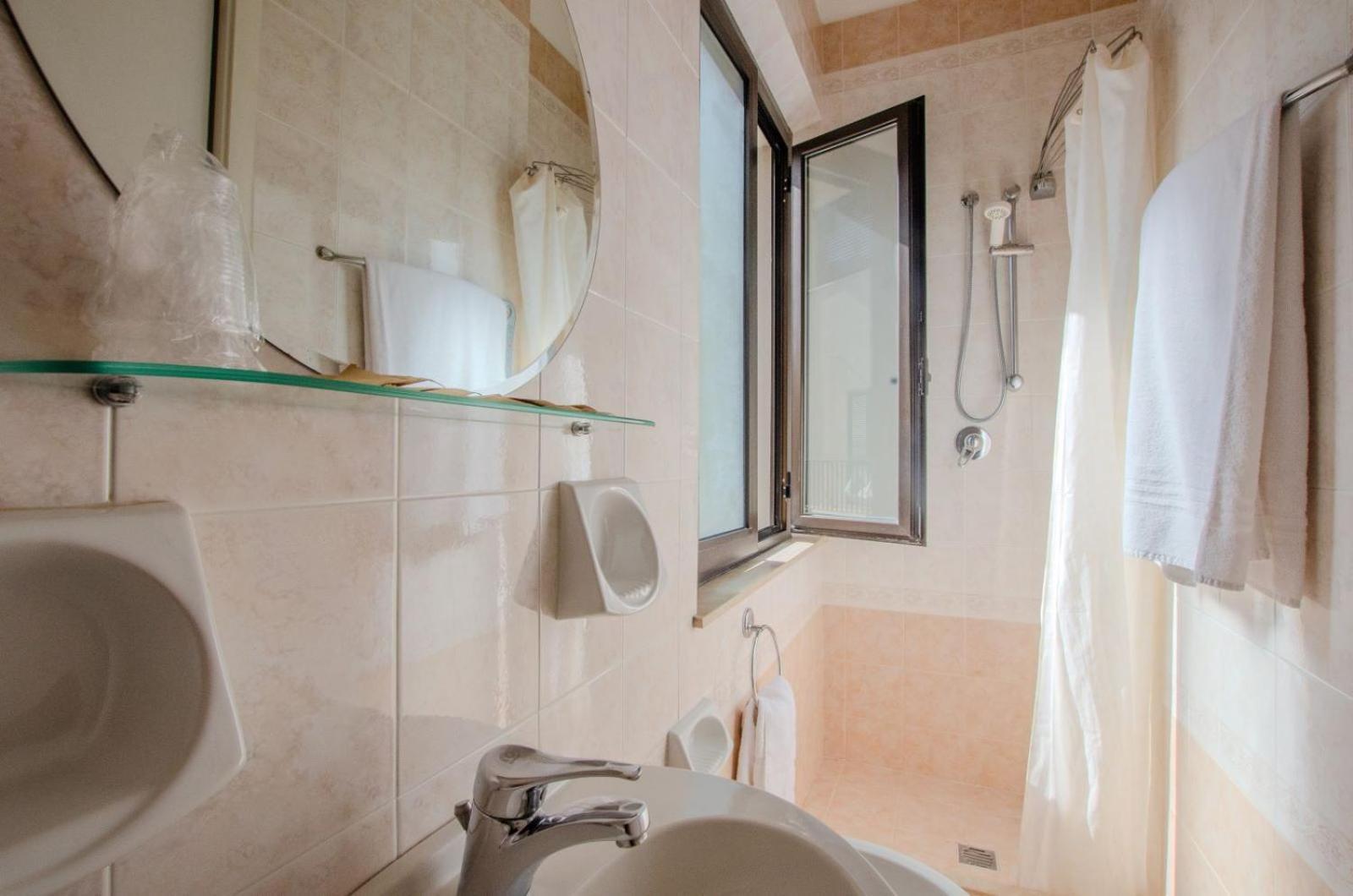 Hotel Del Buono Wellness & Medical Spa Кианчано Терме Екстериор снимка